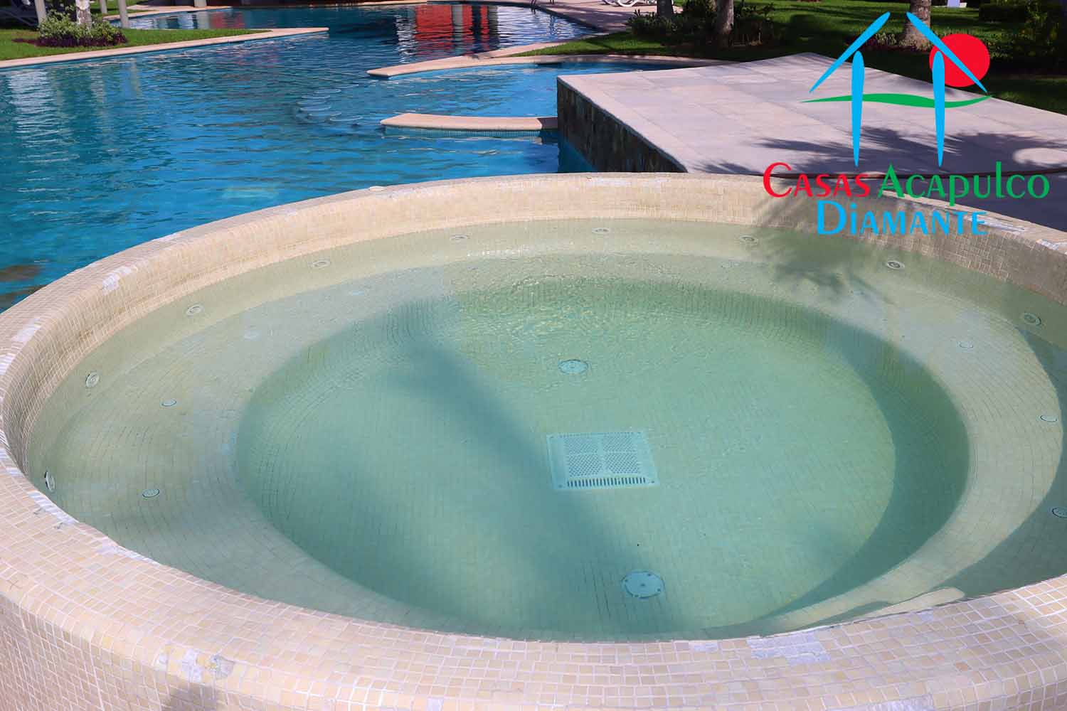 Residencial Caracol - Albercas y jardines 5